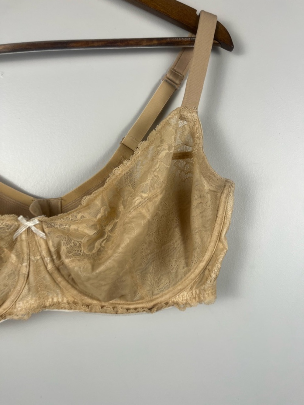 Cacique 42DDD Bra Beige Modern Lace Covered Unlined Full Coverage Underwire Bow - Picture 2 of 6